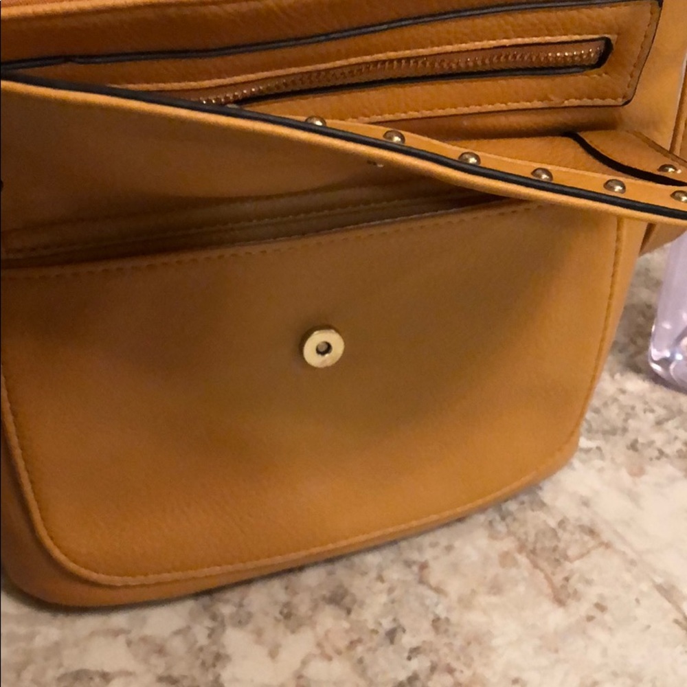 Crossbody - Picture 5 of 5